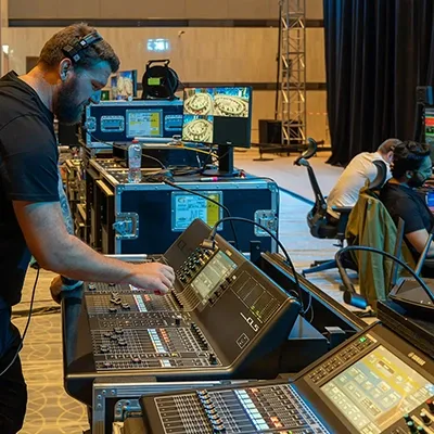 audio-engineers-digital-mixers-live-production-uae