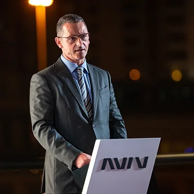 aviv-speaker-podium-corporate-government-event-uae