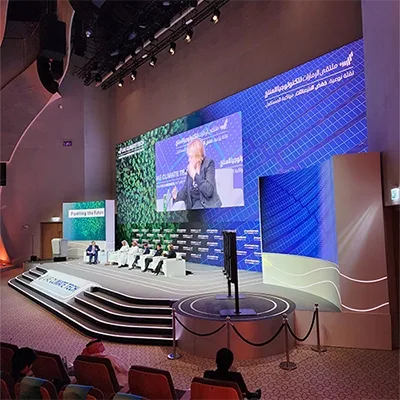 climate-summit-panel-stage-large-led-screen-uae.webp