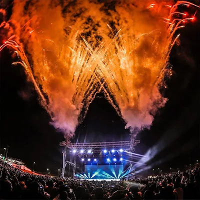 concert-pyrotechnics-stage-effects-crowd