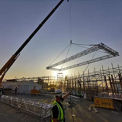 concert-rigging-truss-installation-site