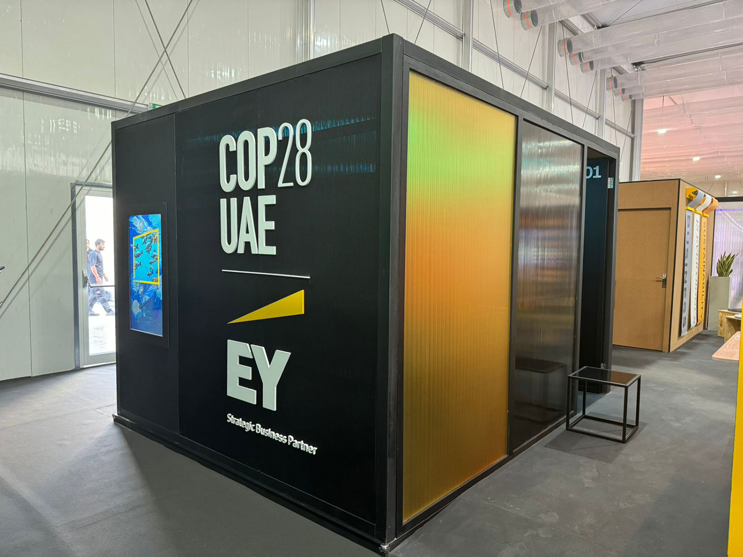 cop28-ey-stand-exterior-branding-2023