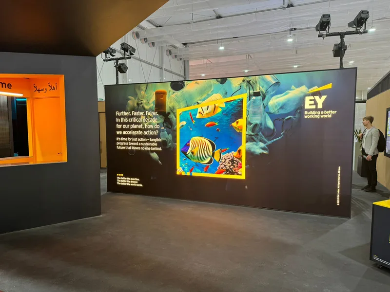 cop28-ey-stand-large-led-wall-ocean-2023