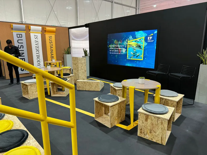 cop28-ey-stand-lounge-seating-led-screen-2023
