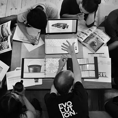 creative-team-design-review-meeting-uae