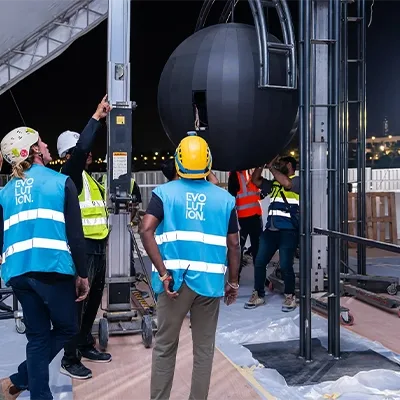 crew-installing-large-spherical-prop-rigging-uae