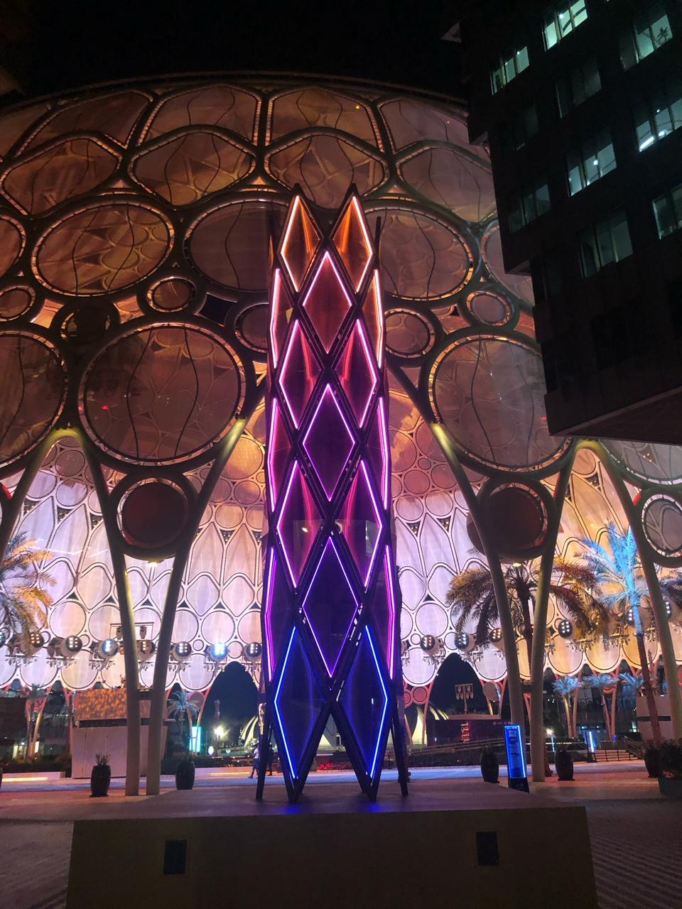 dubai-light-art-festival-diamond-sculpture-colour-changing-night-view