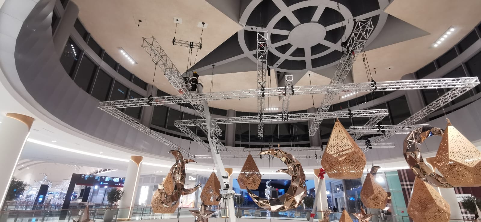 dubai-mall-ramadan-rigging-thumbnail-2024
