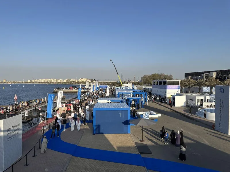 e1-jeddah-gp-2025-fan-zone-daytime-overview