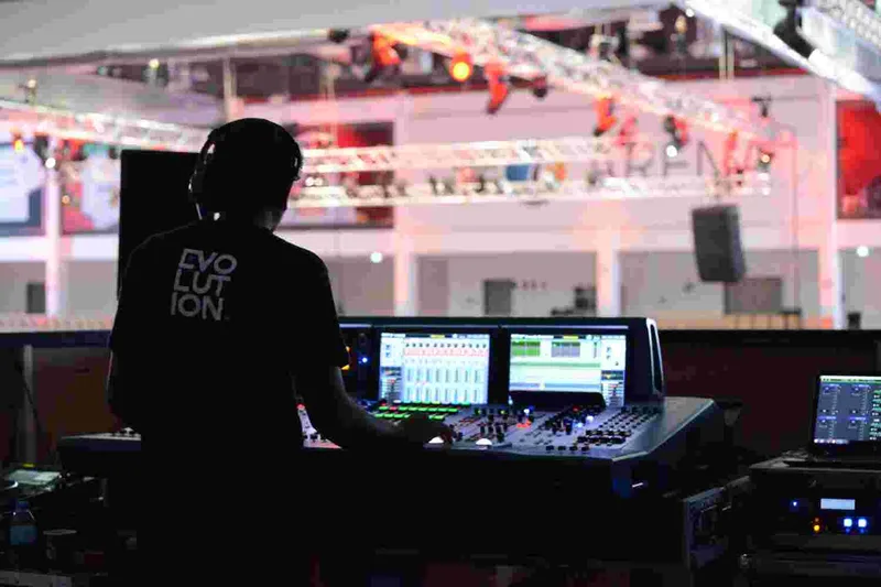 evolution-technical-audio-mixing-console-live-event