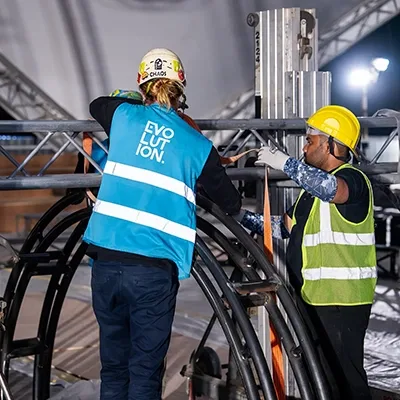 evolution-crew-truss-assembly-behind-scenes-uae