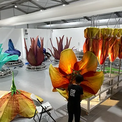 evolution-technical-giant-flower-props-workshop-uae