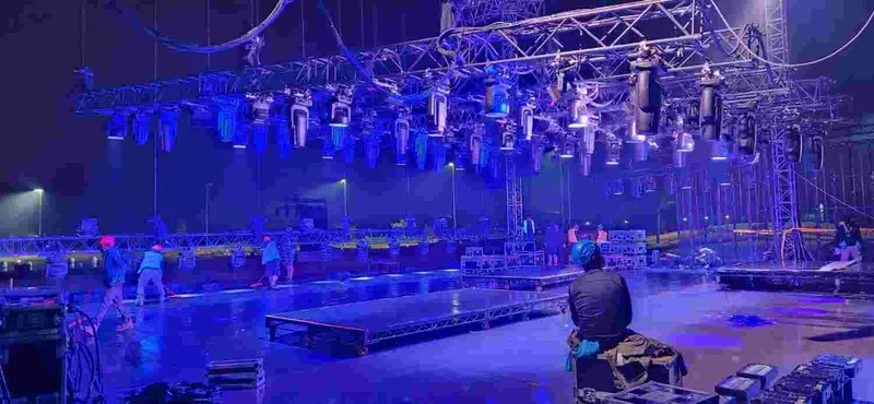 evolution-technical-outdoor-stage-lighting-setup