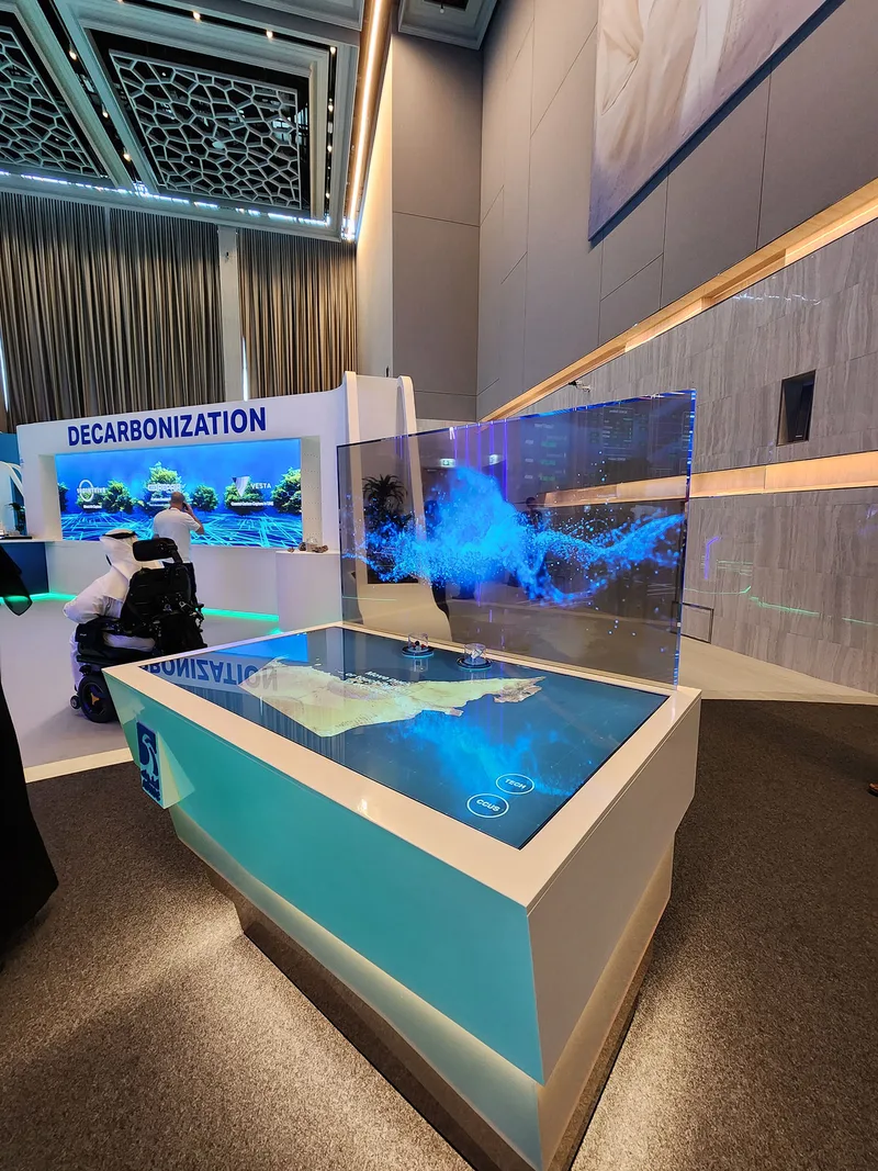 uae-climate-tech-abu-dhabi-interactive-holographic-table-2023