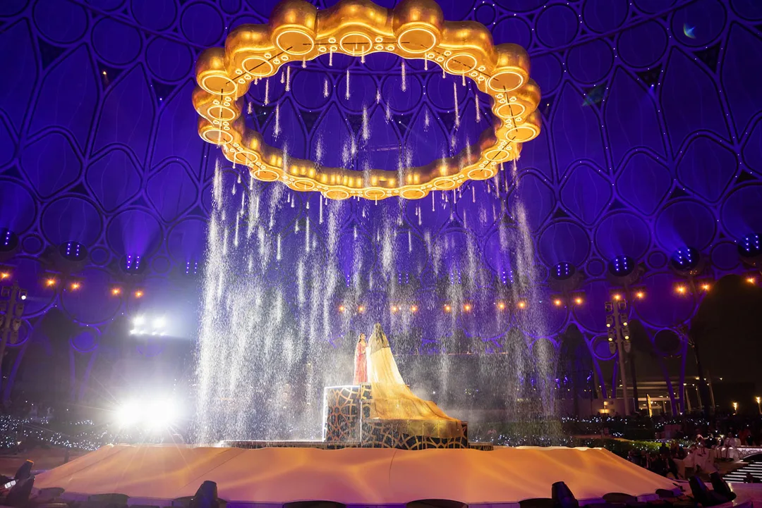 expo-closing-dubai-2022-golden-ring-water-curtain-stage