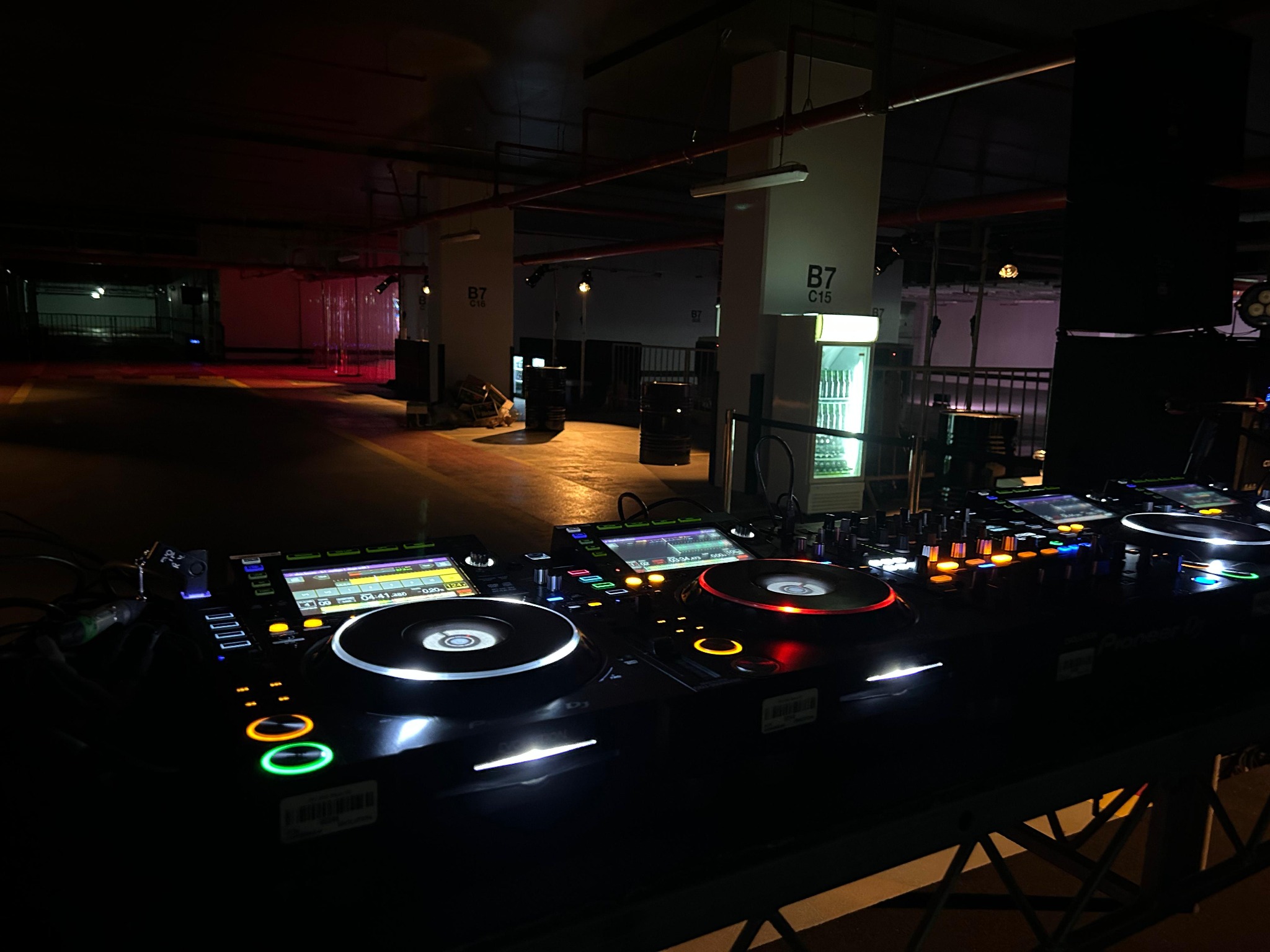icd-underground-party-dj-booth-equipment