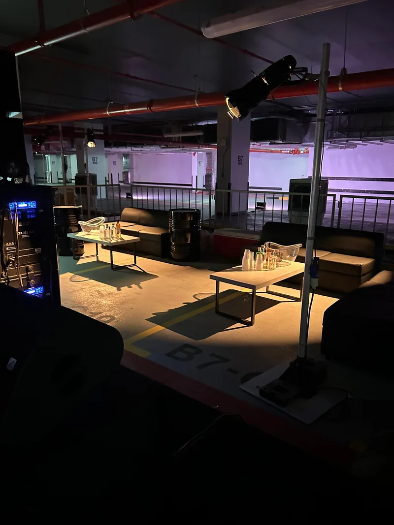 icd-underground-party-lounge-lighting-setup