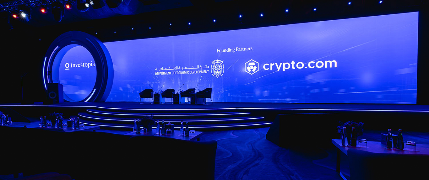 investopia-2023-abu-dhabi-main-stage-led-screen