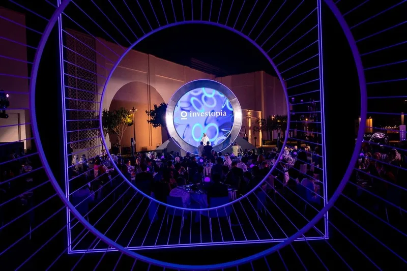 investopia-2023-gala-dinner-circular-led-display