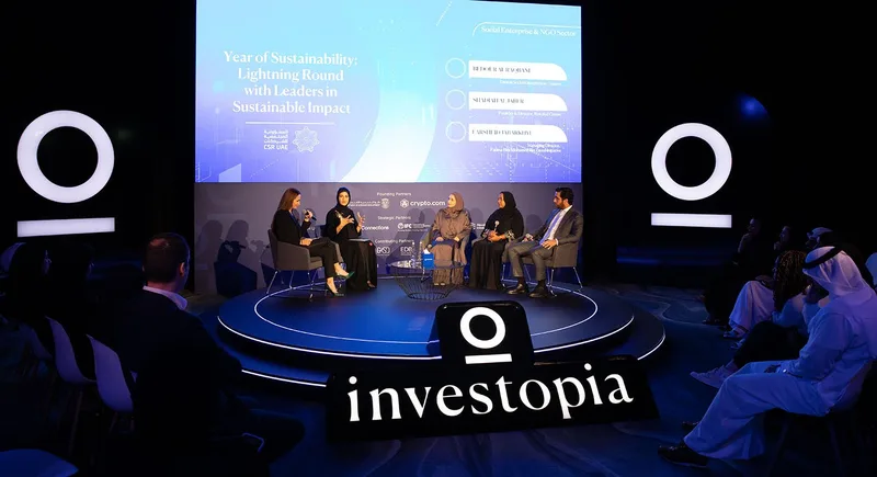 investopia-2023-panel-speakers-stage-production