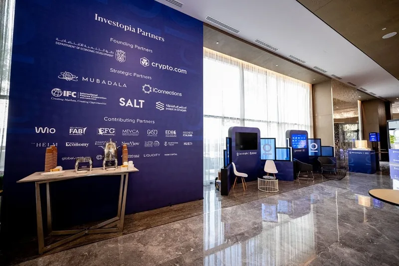 investopia-2023-custom-branding-booth-setup