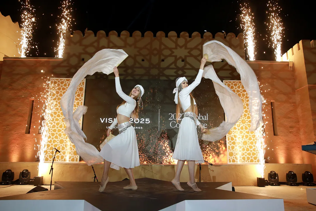 kerzner-global-awards-dancers-fireworks-performance-2022
