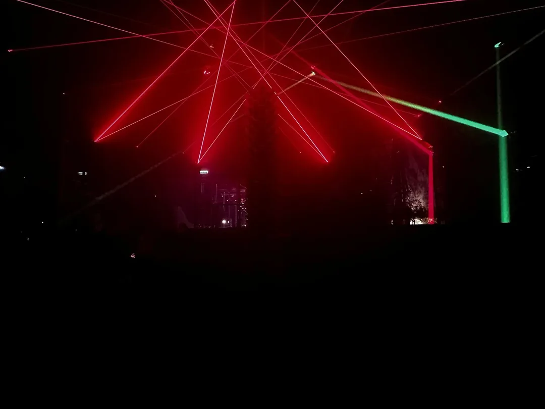 khalid-shafar-structure-red-green-laser-show-2024