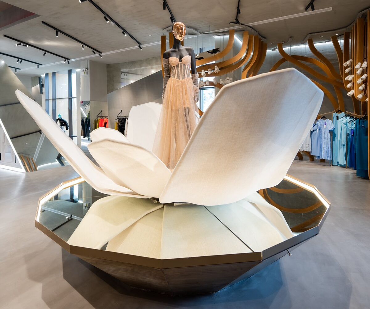 ksa-automation-prolab-lotus-mannequin-display-2022