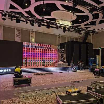 led-wall-stage-setup-installation-event-production-uae.webp