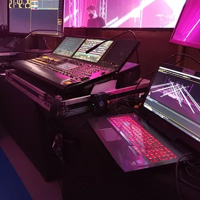 lighting-console-laptop-live-show-control-uae