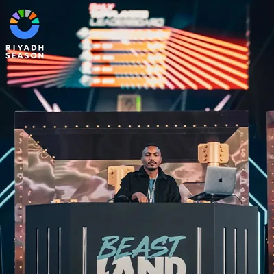 live-event-presenter-led-stage-production
