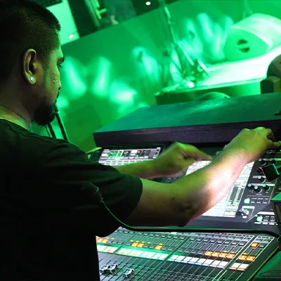live-show-lighting-console-programming