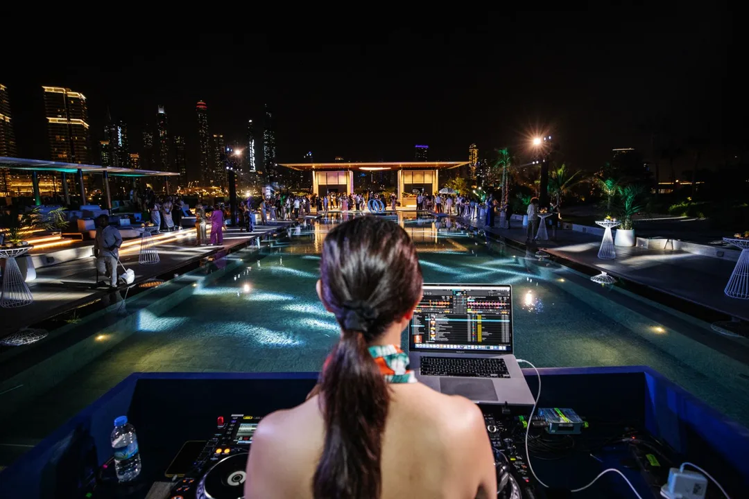 looking-glass-safina-dj-view-over-pool-party-2024