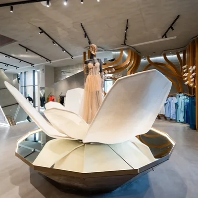 luxury-fashion-flower-display-retail-activation-uae