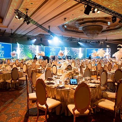 luxury-gala-dinner-ballroom-stage-lighting-uae.webp