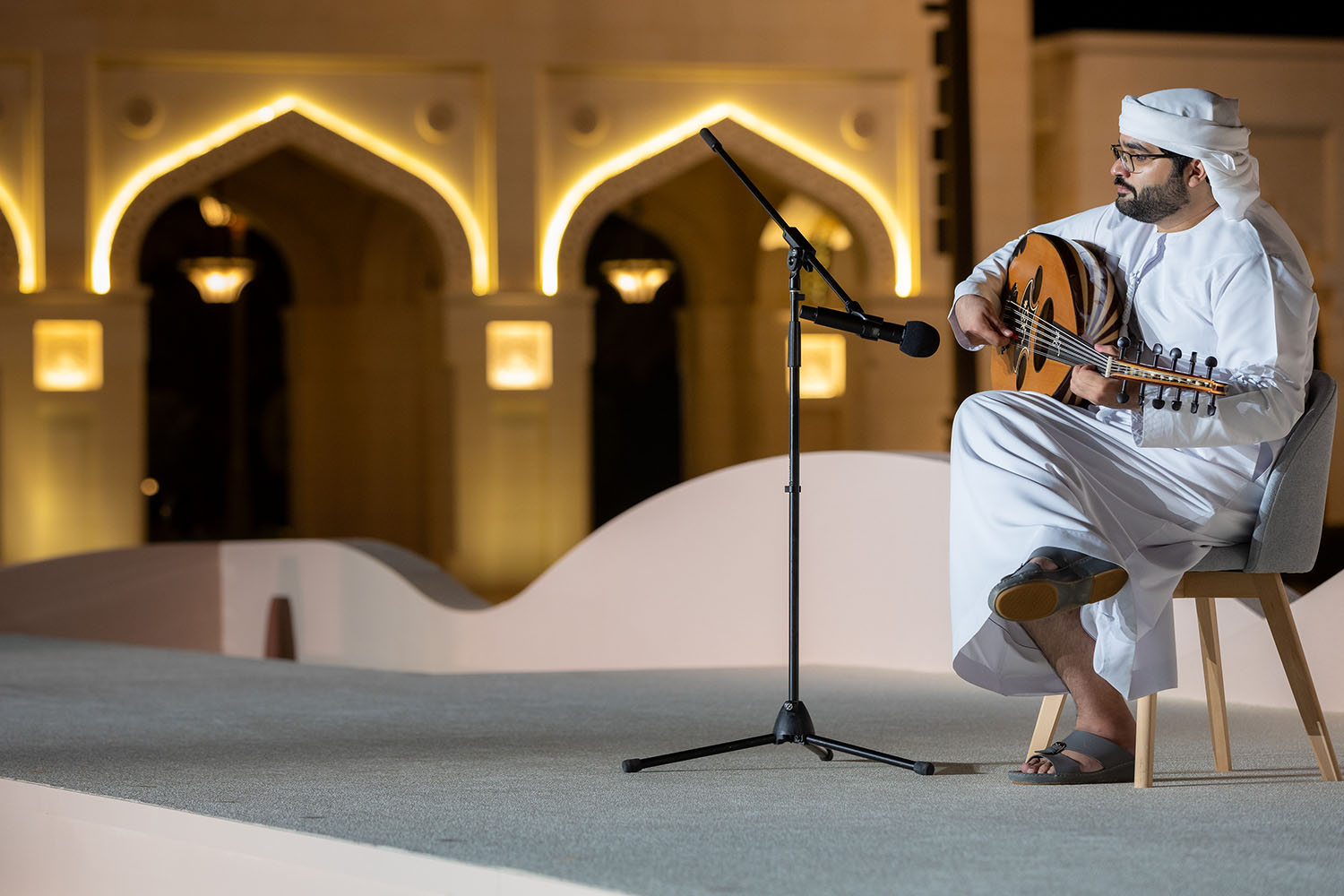 mc13-gala-dinner-oud-musician-performance-2024