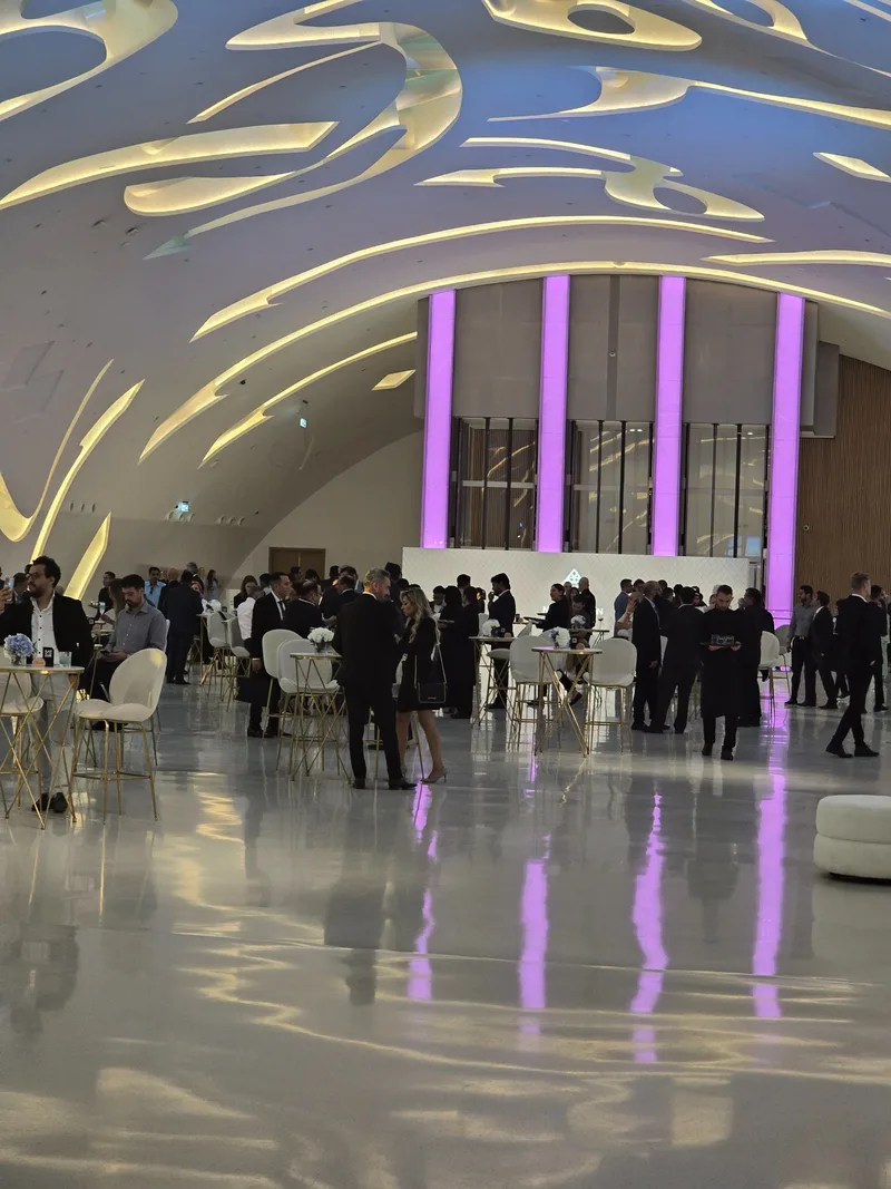 nineteen-museum-of-the-future-guests-purple-ambient-lighting