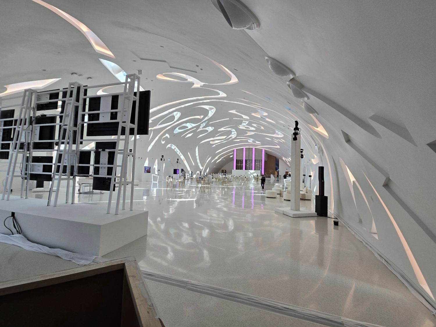 nineteen-museum-of-the-future-video-installation-rear-venue-view