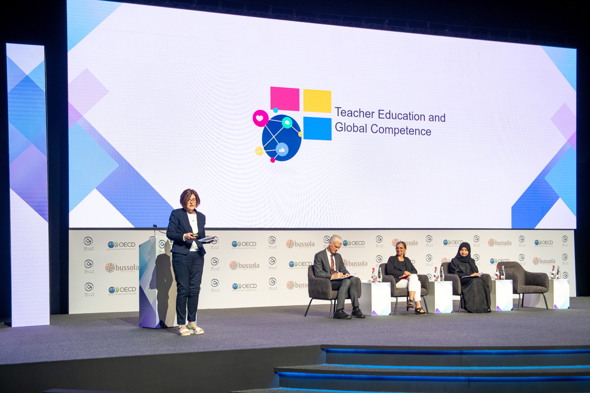 qudwa-pisa-forum-panel-discussion-stage-dubai-2022
