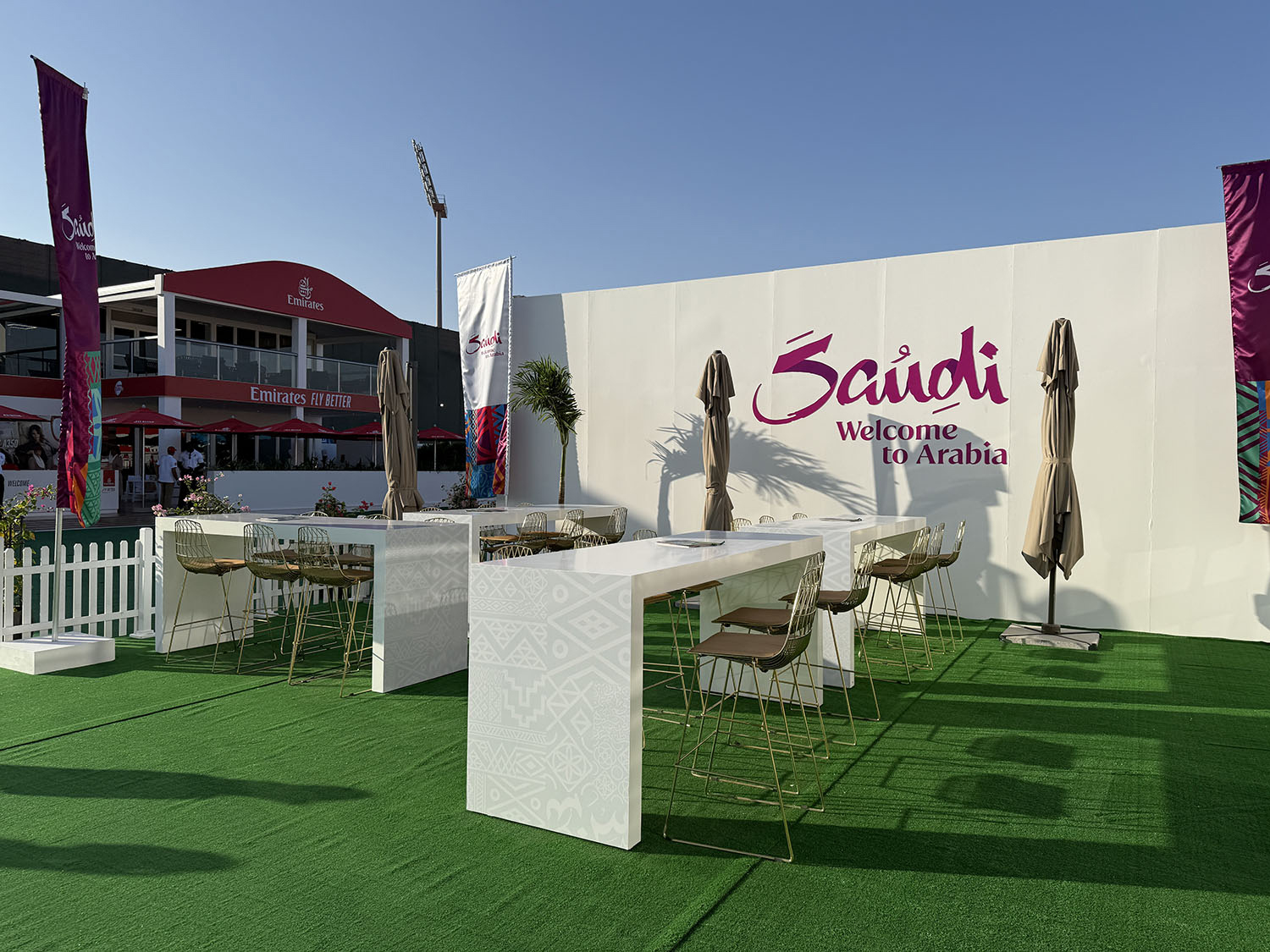 visit-saudi-dubai-outdoor-high-tables-2024