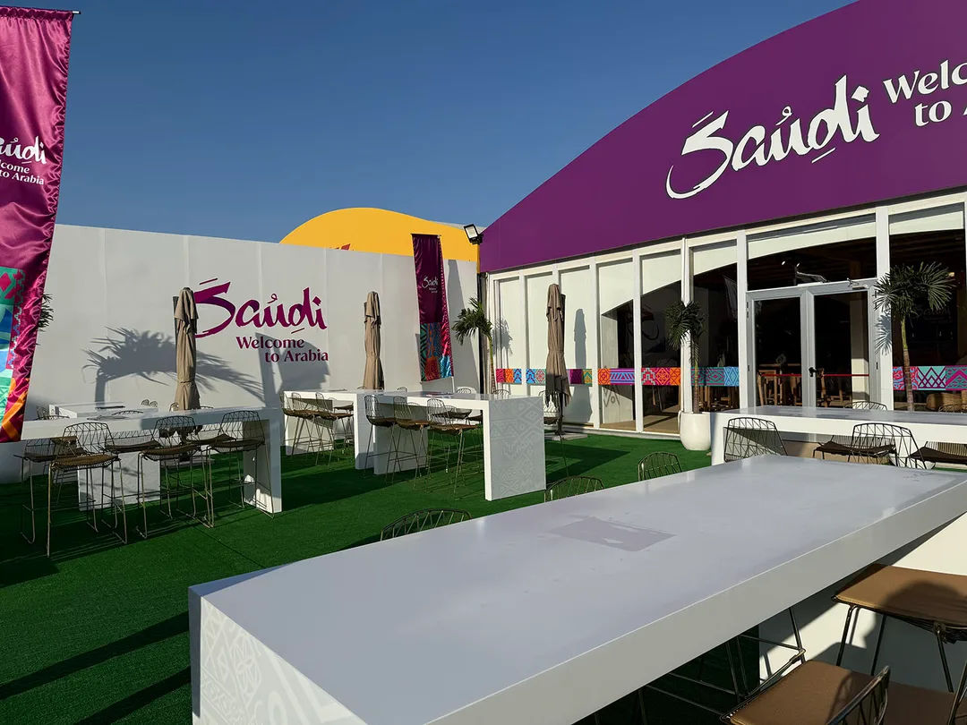 visit-saudi-dubai-outdoor-terrace-seating-2024