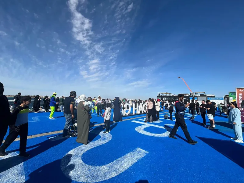 e1-jeddah-gp-2025-fanzone-crowd