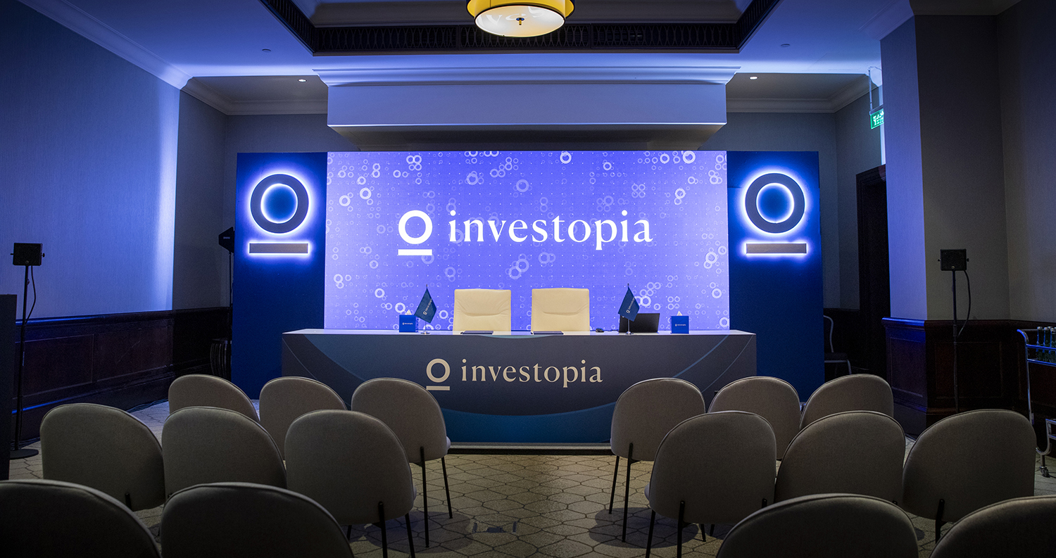 investopia-2024-signing-ceremony-led-backdrop-abu-dhabi
