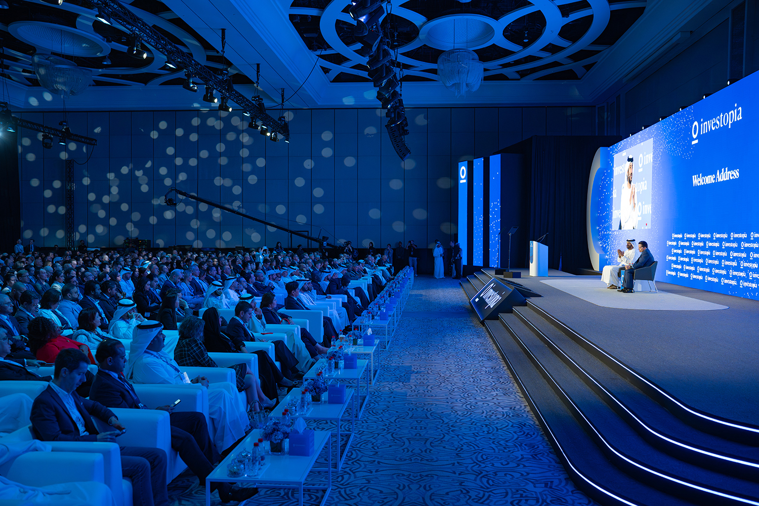 investopia-2024-main-stage-side-view-abu-dhabi